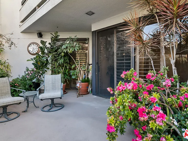 2131 Century Park Ln #118 — Photo 40
