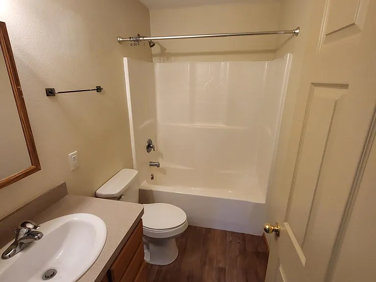 2027 N Sanders St — Photo 7