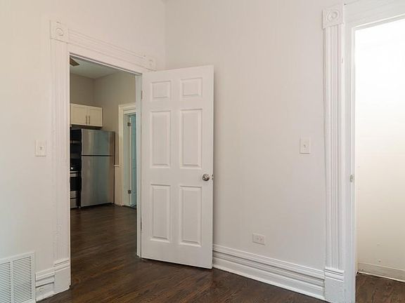 3rd image of 1714 N Whipple St #1A