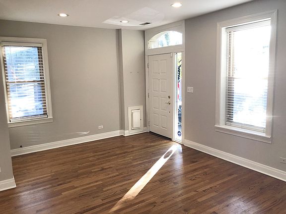 4th image of 2233 N Janssen Ave