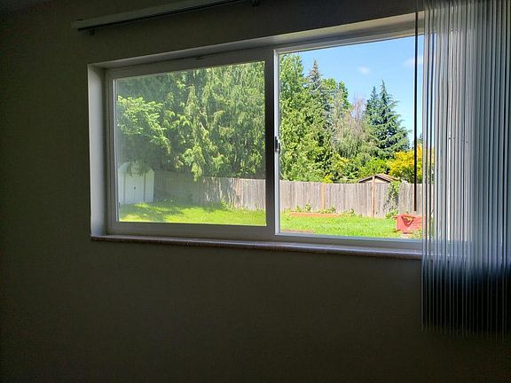 5th image of 11521 26th Ave NE APT 6