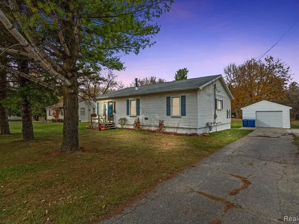 5482 Grand Blanc Rd, Swartz Creek, MI 48473