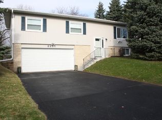 8221 Cleadis Ave, Inver Grove Heights, MN 55076