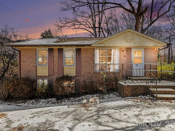 2320 Vinton Dr, Dallas, NC 28034