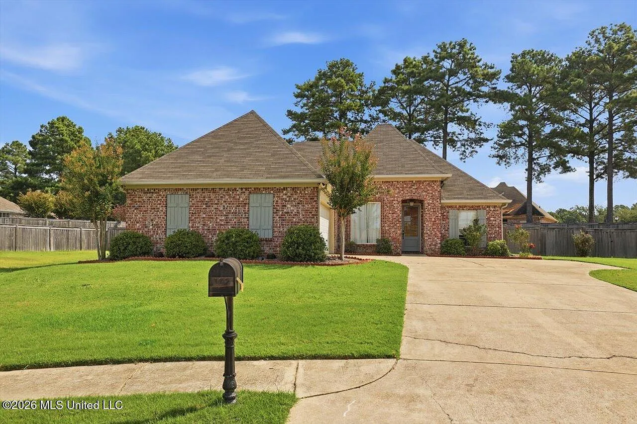 3 bed, 2.0 bath, 1631 sqft, $2,550 — Photo 1