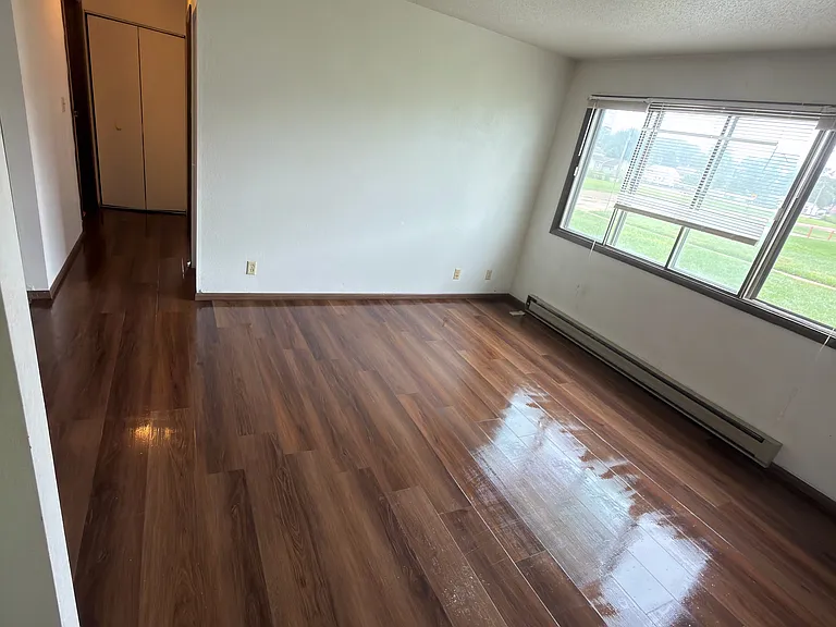 509 S Railroad Ave #1 — Photo 3