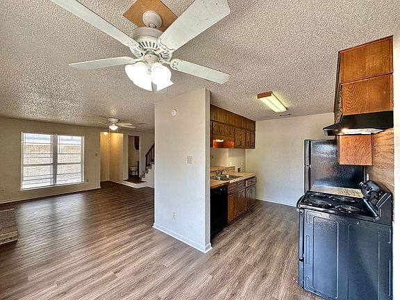 5th image of 3004 Chaucer Dr #2B-1BA-1186SQFT