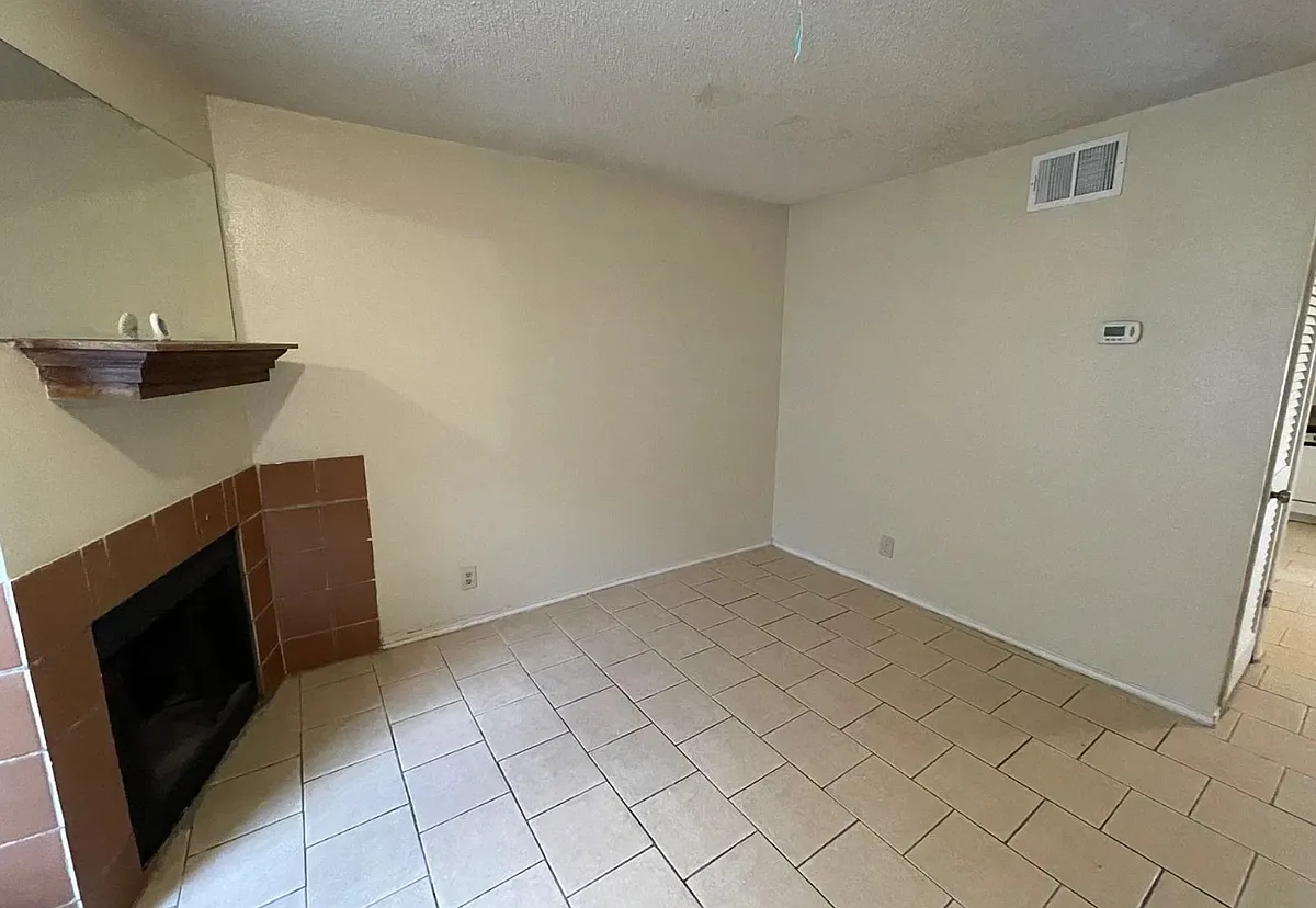 Building Photo - 10649 Starcrest Dr #10655