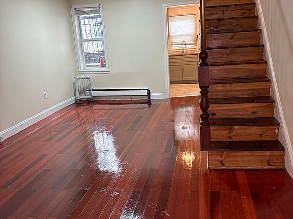 2nd image of 420 Cantrell St