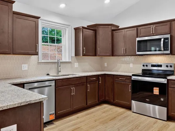 206 Langley Dr, Waynesboro, VA 22980