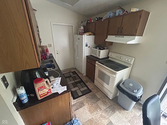 3rd image of 2729 N Grassy Creek Dr