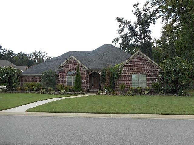 1st image of 3205 Saddlebrook Dr