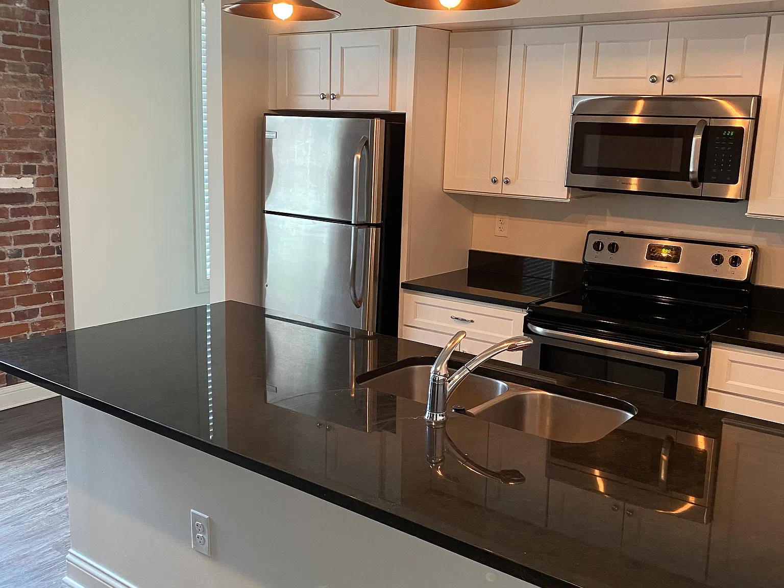 1 bed, $1,350 — Photo 2