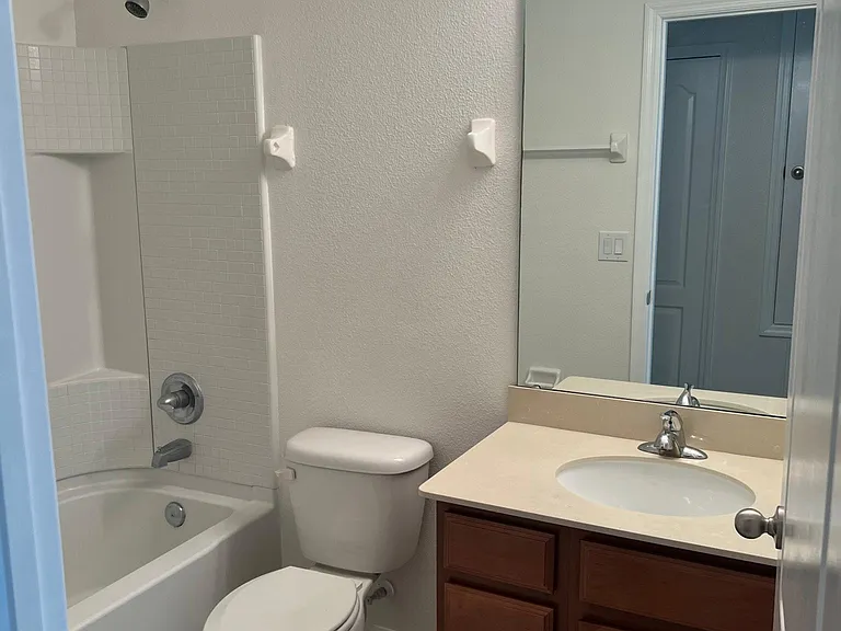 10720 Inside Loop — Photo 12