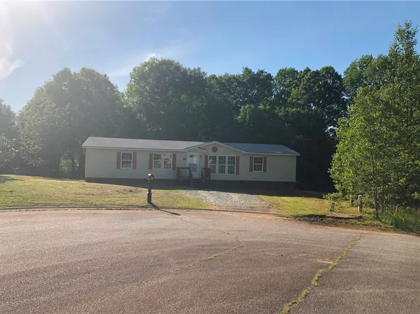 105 Robie Ann Ct, Pelzer, SC 29669