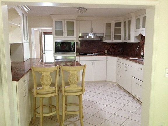 3rd image of 3008 Hopkins Dr