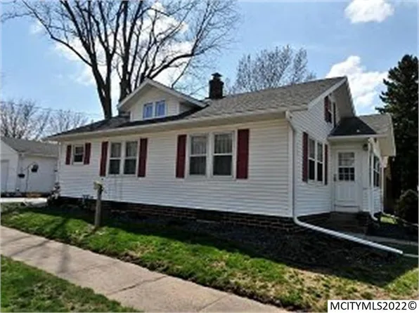 1101 4th St SW, Mason City, IA 50401