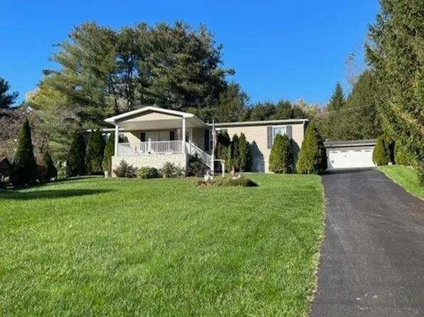 1368 Limestone Rd, Clarksburg, WV 26301