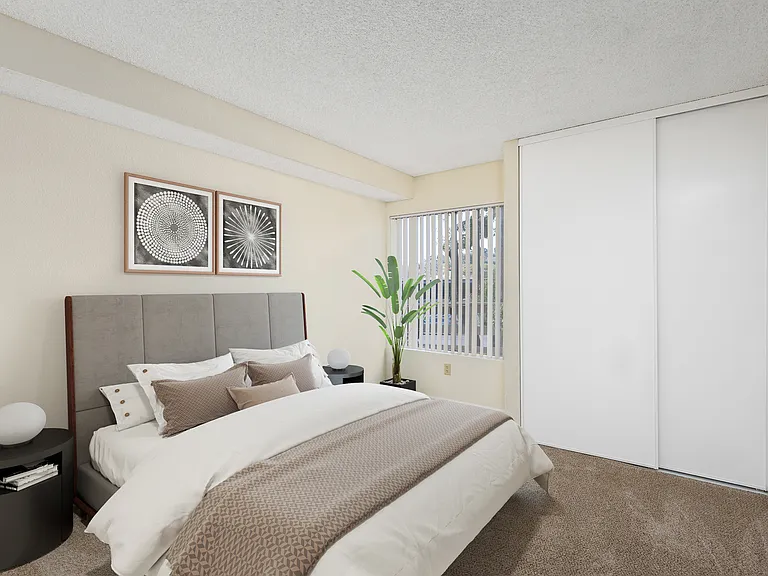 Sommerset Apartments — Photo 9