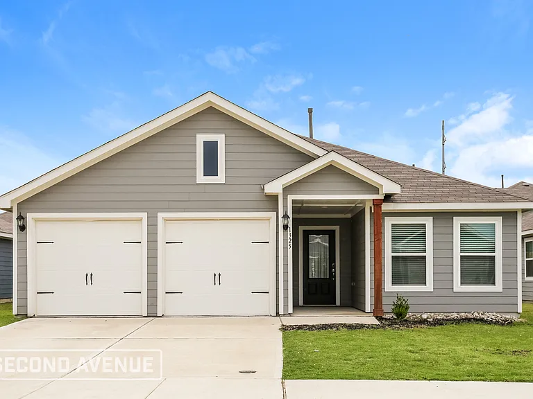 1325 Woodwinds Dr — Photo 1