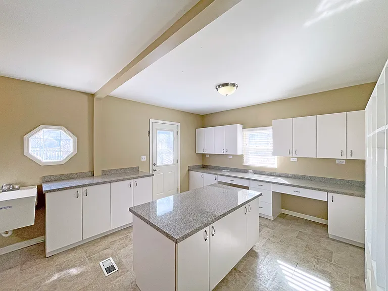 1528 E Bailey Rd — Photo 21