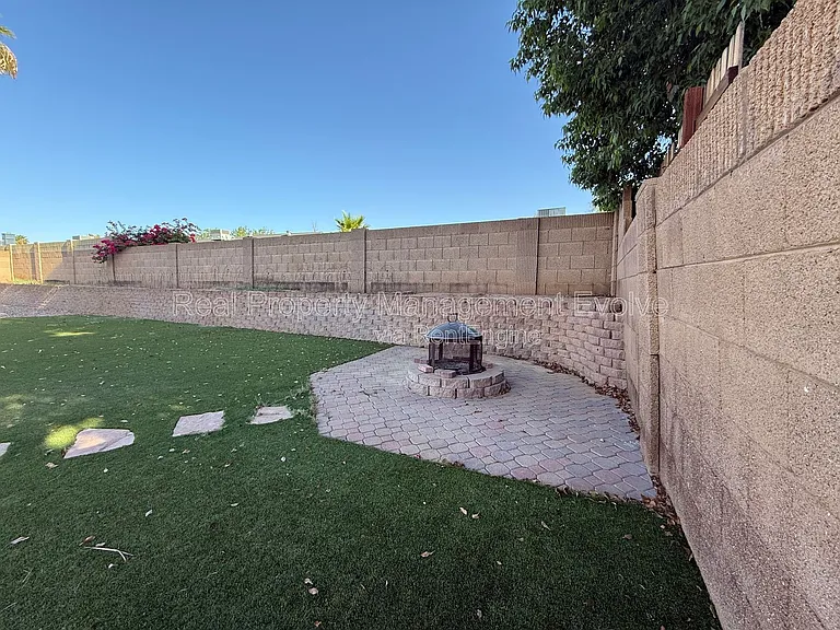 6502 E Grandview Dr — Photo 32