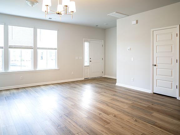 4th image of 163 Omalley Dr #1
