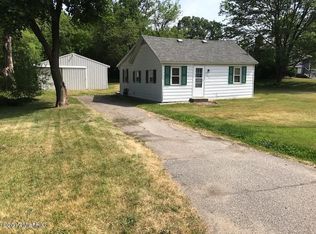 708 E Summit St, Greenville, MI 48838