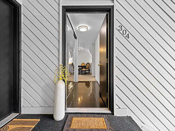 2nd image of 6627 Lakeview Dr APT A304