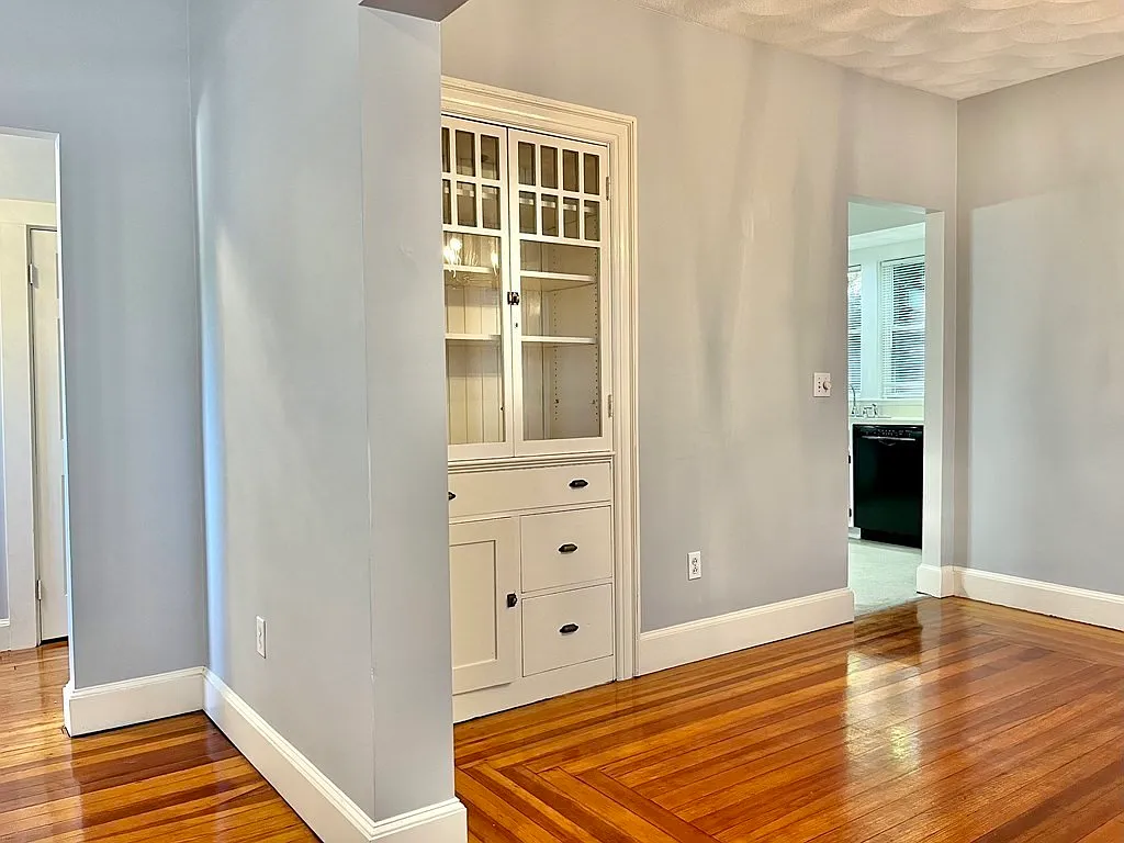 2 bed, 1.0 bath, 1200 sqft, $2,600 — Photo 4