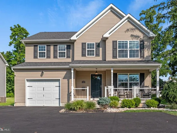 709 E Walnut St, North Wales, PA 19454