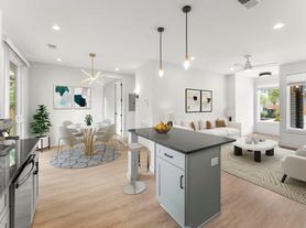 Medford Mews, Carriage House 321