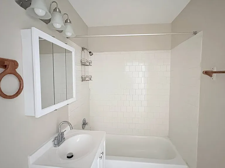 4241 Jennifer Ln #1A — Photo 16