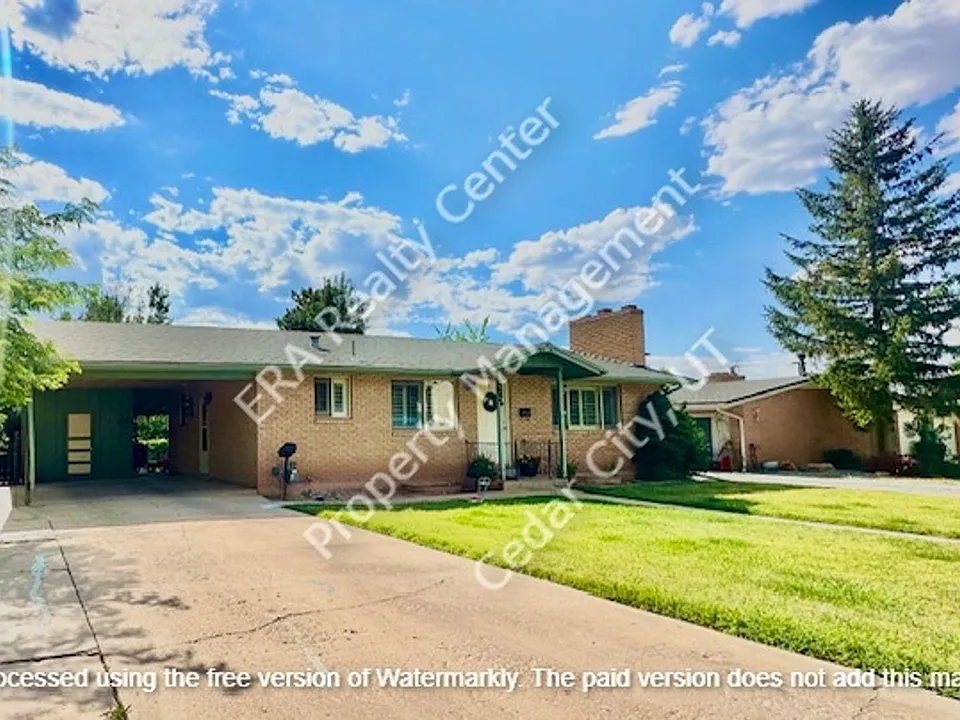 282 S Dewey Ave #B