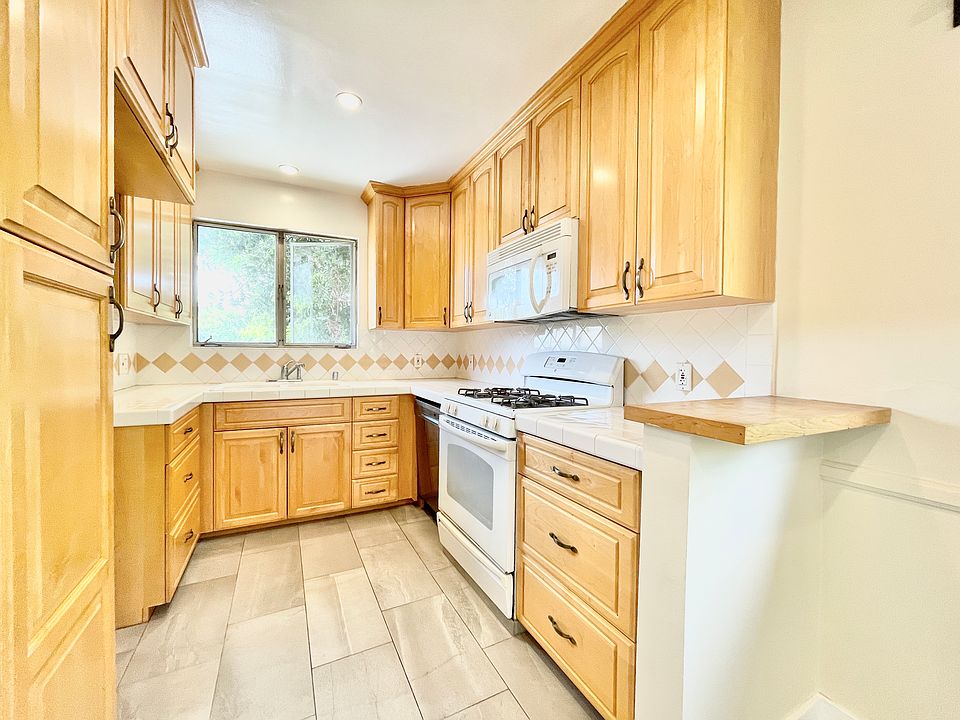 1st image of 925 S Holt Ave #8A