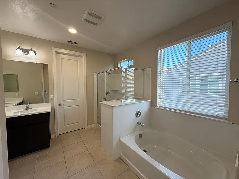 1261 Damasco Ln — Photo 8