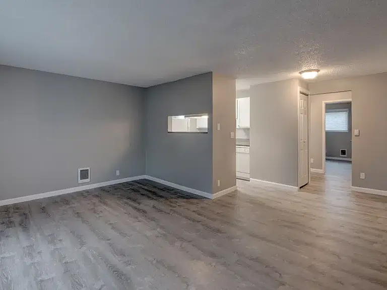 The Addison Apartments — Photo 4