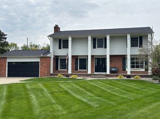1185 Auborne Rd, Adrian, MI 49221