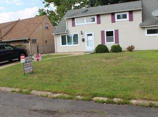 94 Grand Ave, Iselin, NJ 08830