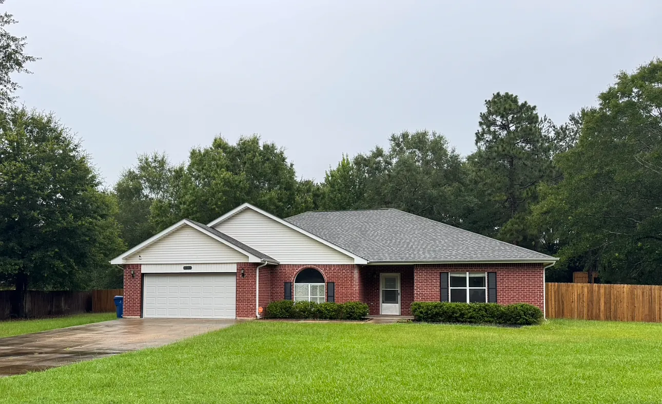 1050 Gage Dr — Photo 1