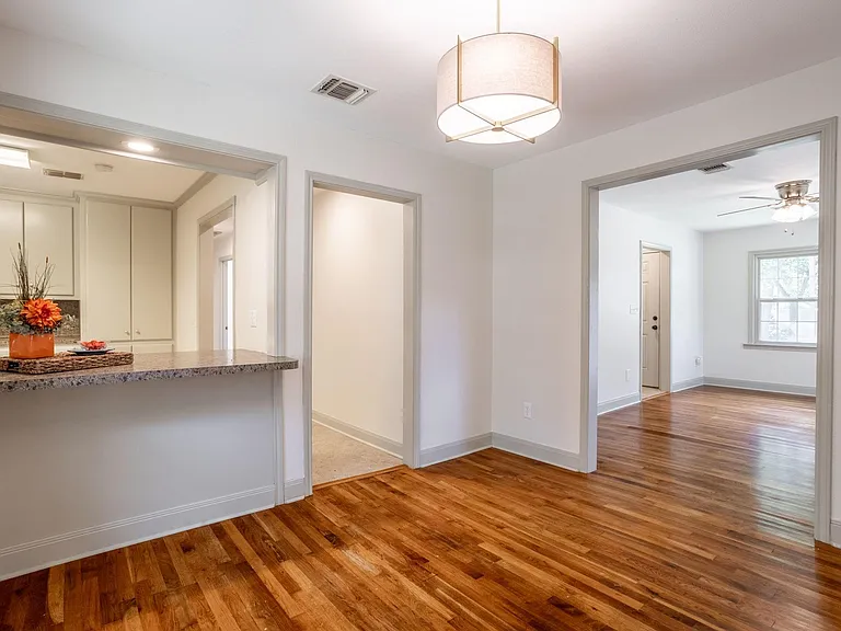 1517 Live Oak St — Photo 10
