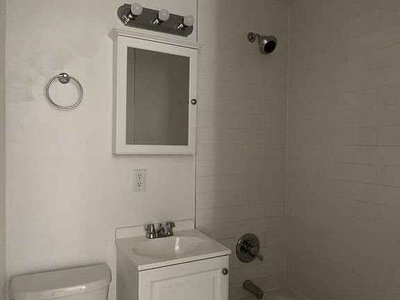4th image of 215 E Broadway APT 3J