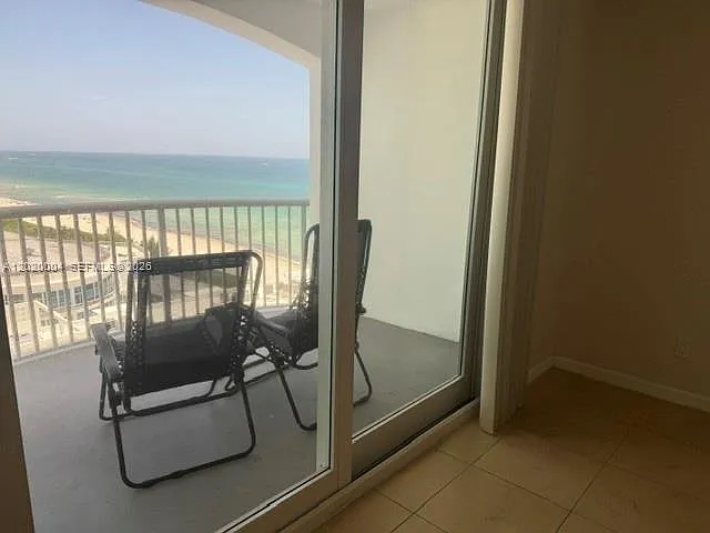 5401 Collins Ave #1213 — Photo 37