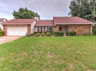 1220 W Edgewater St, Broken Arrow, OK 74012
