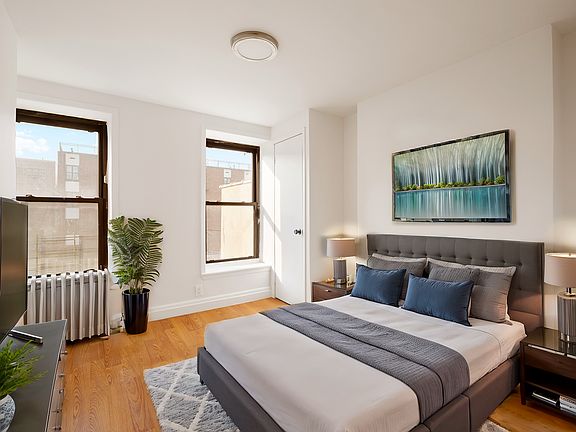 5th image of 368 Quincy St APT 2