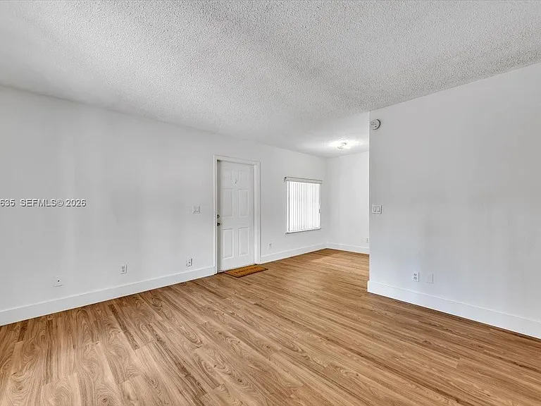 1405 Miami Rd #7 — Photo 12