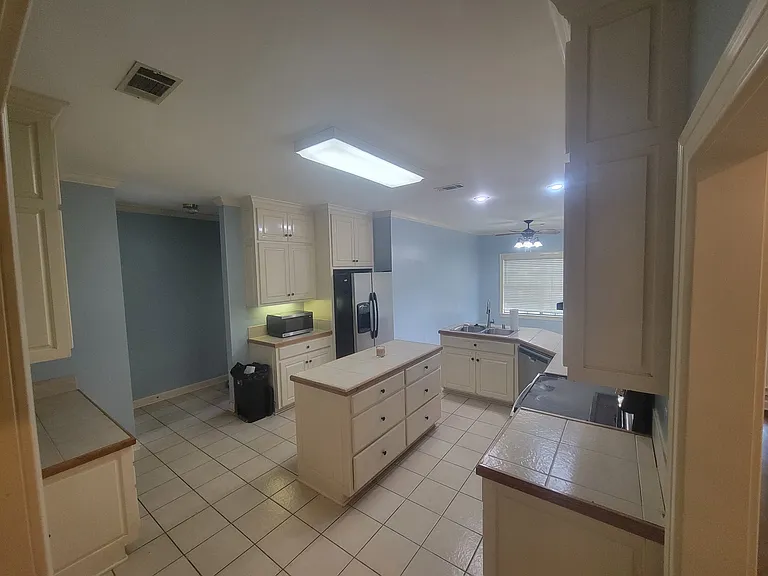 155 Peach St — Photo 13