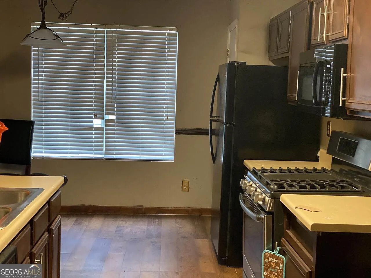 3 bed, 2.0 bath, $2,198 — Photo 3