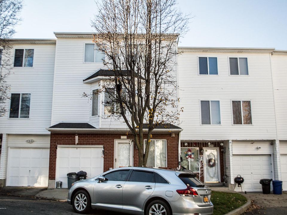 2nd image of 131 Jamie Ln