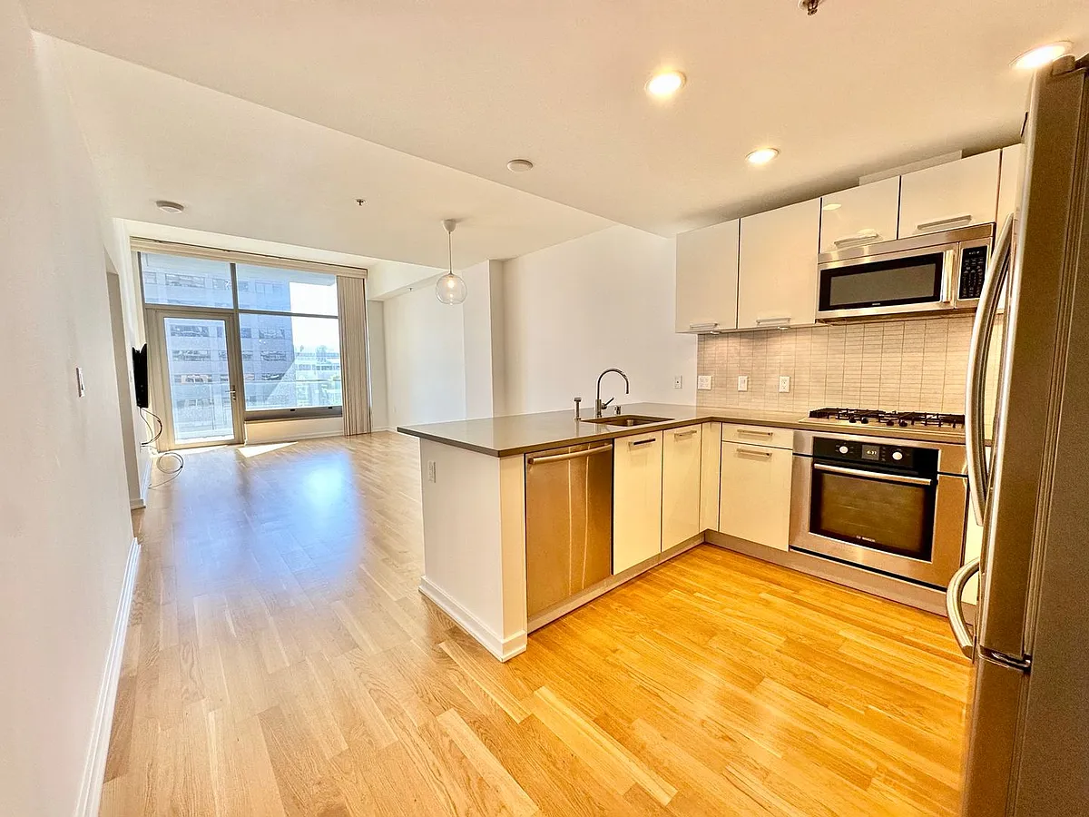 Building Photo - 1 Hawthorne St #8G
